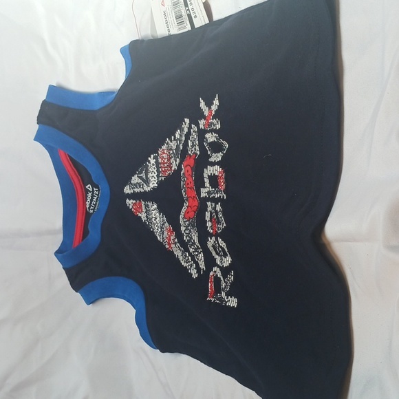 Kids Reebok shirt - Picture 2 of 5